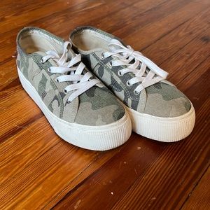 Steve Madden Platform Sneakers
